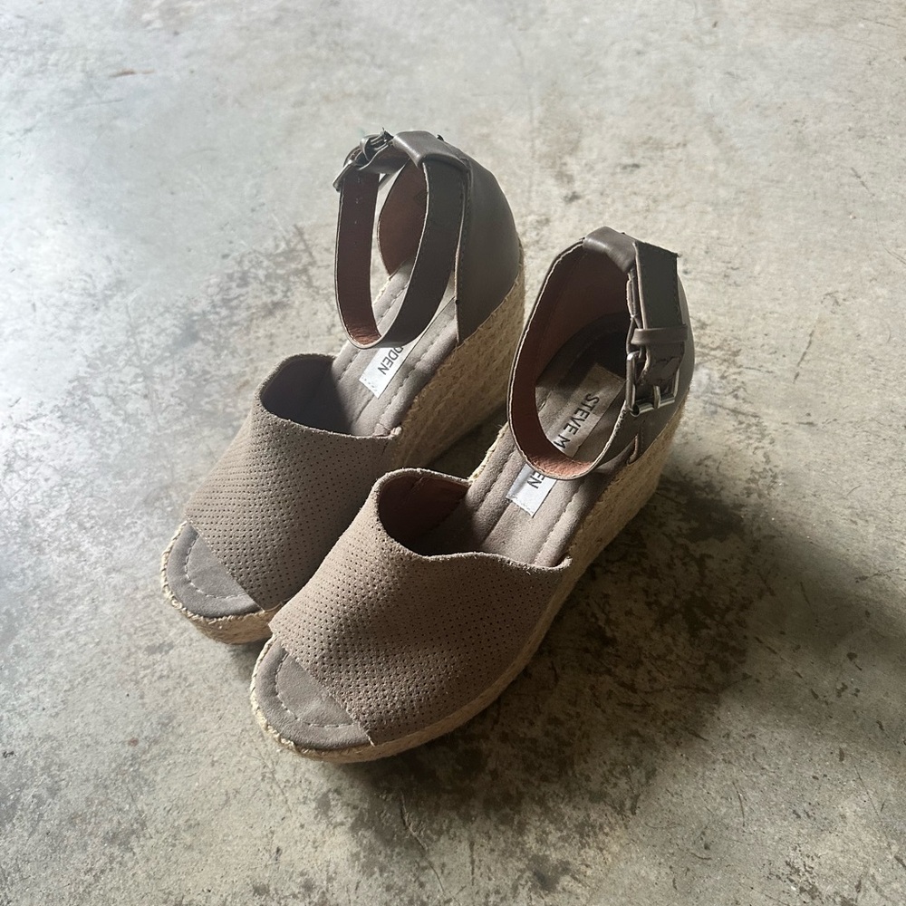 Steve Madden suede boho wedges